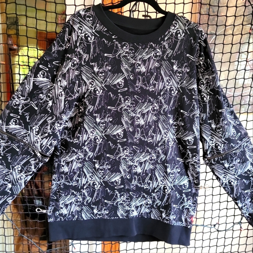 Guess Skull Sweatshirt with Zippered Sleeves Large
